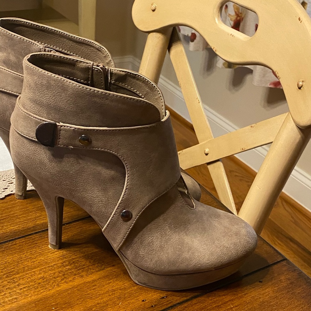 Ankle boots